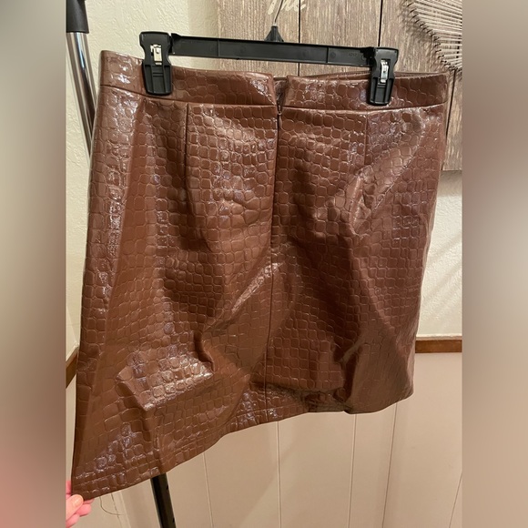 brown crocodile print skirt - Picture 6 of 6